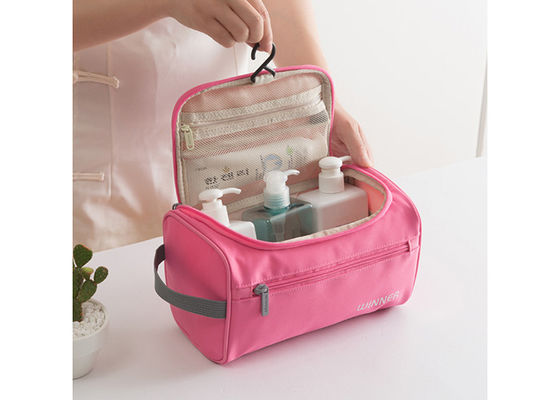 Couleur de rose de service d'OEM/ODM de sac d'article de toilette de voyage de polyester pour des dames